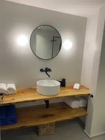 Evia Bay Suites & Retreats  - Baño