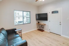 Pet-Friendly Riverside Vacation Rental w/ Patio! - Innvendig