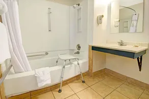 Super 8 by Wyndham Las Cruces University Area - Salle de bain