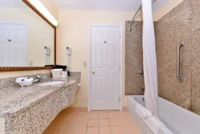 Tower Inn and Suites of Guilford / Madison - Salle de bain