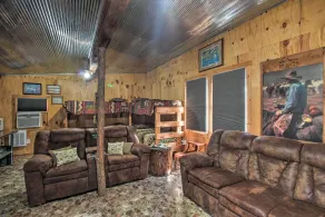 Pet-Friendly Vacation Rental in Braymer! - Interiör