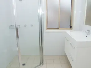 Parker by the Sea - Bathroom