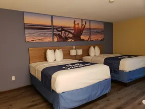 Days Inn & Suites by Wyndham Merrillville - Chambre