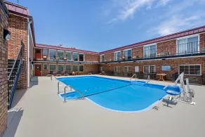Quality Inn & Suites Lincoln South - Piscina