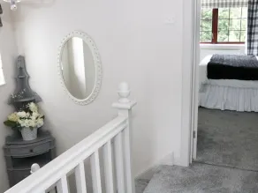 Little Beeches - Quarto