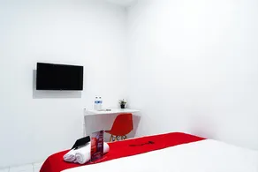 RedDoorz near Seasons City Mall - Chambre