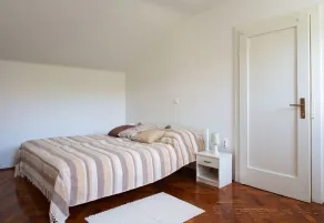 White House Apartments - Room
