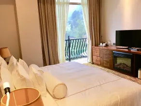 The Golden Ridge Hotel - Chambre