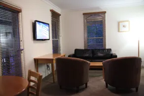 Carlyle Suites & Apartments - Room