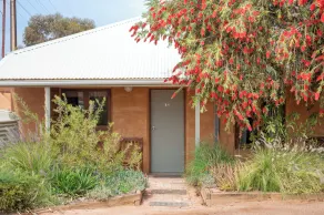 Mud Hut Motel - Room