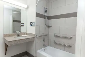 Super 8 by Wyndham Flagstaff - Salle de bain