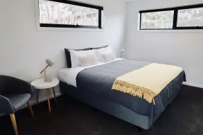 By Moonlight - Habitación
