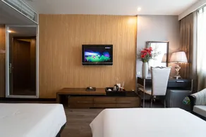 The White Hotel 8A Thai Van Lung - Room