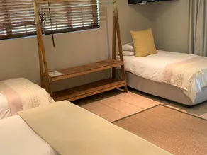 Safari Club Guest Lodge OR Tambo International Airport - Room