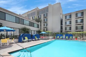 Holiday Inn Hotel & Suites Anaheim by IHG - Piscine