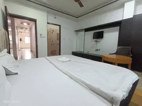Hotel New Holiday Inn - Chambre