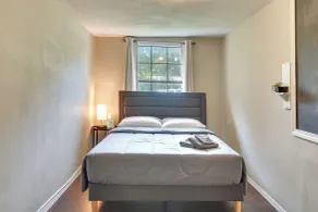 Half-Mi to Marina: Pet-Friendly Disney Home - Interior