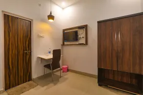 FabHotel SR Inn - Camera