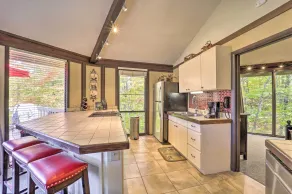 'skiway Chalet' Home w/ Hot Tub in Beech Mountain! - Interiör
