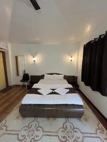 Amrapali Resort - Interior detail
