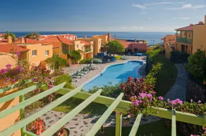 Apartamentos La Caleta - Piscina