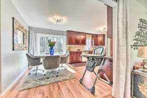 Pittsford ‘Trolley Home’ - Near Erie Canal! - Interior