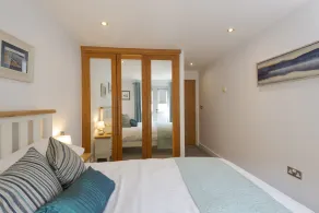 The Beach House & Porth Sands Apartments - Rum