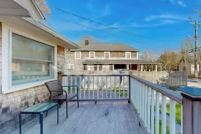 Charming 3BR Cottage Near the Beach w/ Deck - Innenbereich