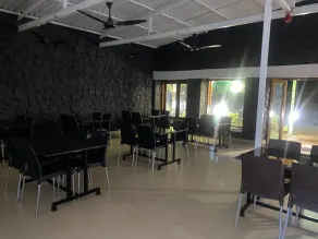 The Paradise Retreat - Restaurant