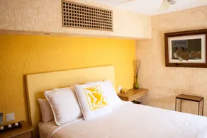 Casa de Los Gatos - Room
