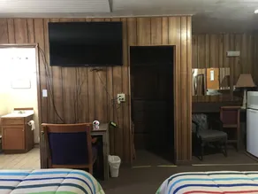 White Pine Motel - Chambre