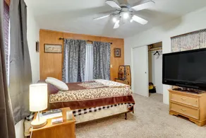 Salem Getaway w/ Hot Tub Near Parks & Boating! - Værelse