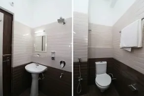 The Kanchan Plaza - Bathroom
