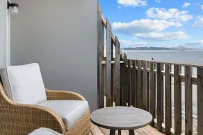 Newport Harbor Island Resort - Chambre