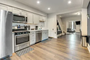 Stay & Play in Dtwn Stroudsburg: Updated Townhouse - Innvendig