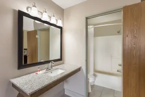 Super 8 by Wyndham Hebron Lowell Area - Bad