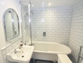 Ashfield House - Bathroom