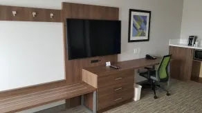 Holiday Inn Express & Suites Lake Forest by IHG - Chambre