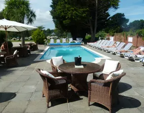 Beachcombers Hotel - Piscine
