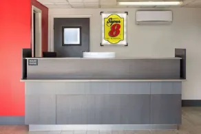 Super 8 by Wyndham Hazleton - Hall