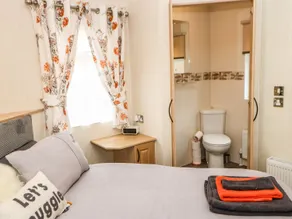 10 Poppy Lodge - Room