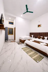 Yamunotri Heights - Chambre