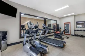La Quinta Inn & Suites by Wyndham Louisville East - Area fitness