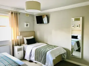 Westwinds Guestlodge - Room