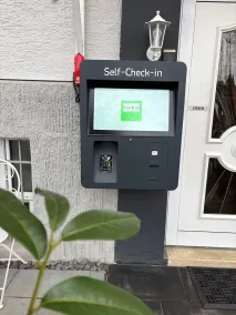 Cocco-Bello Smart Check-in Hotel - Check-in e check-out automático