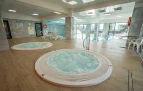 Hotel i Apartamenty Gorzelanny Dźwirzyno - Piscine