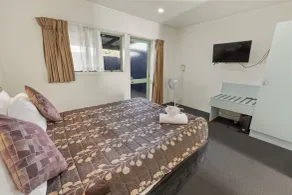Birchwood Spa Motel - Room