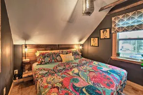 Steps to Waterfront & Dtwn: Sturgeon Bay Escape! - Interior