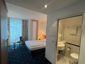Hotel Am Schlosspark , Wiesbaden - Habitación