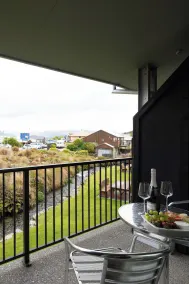 Clearbrook Motel & Serviced Apartments - Room